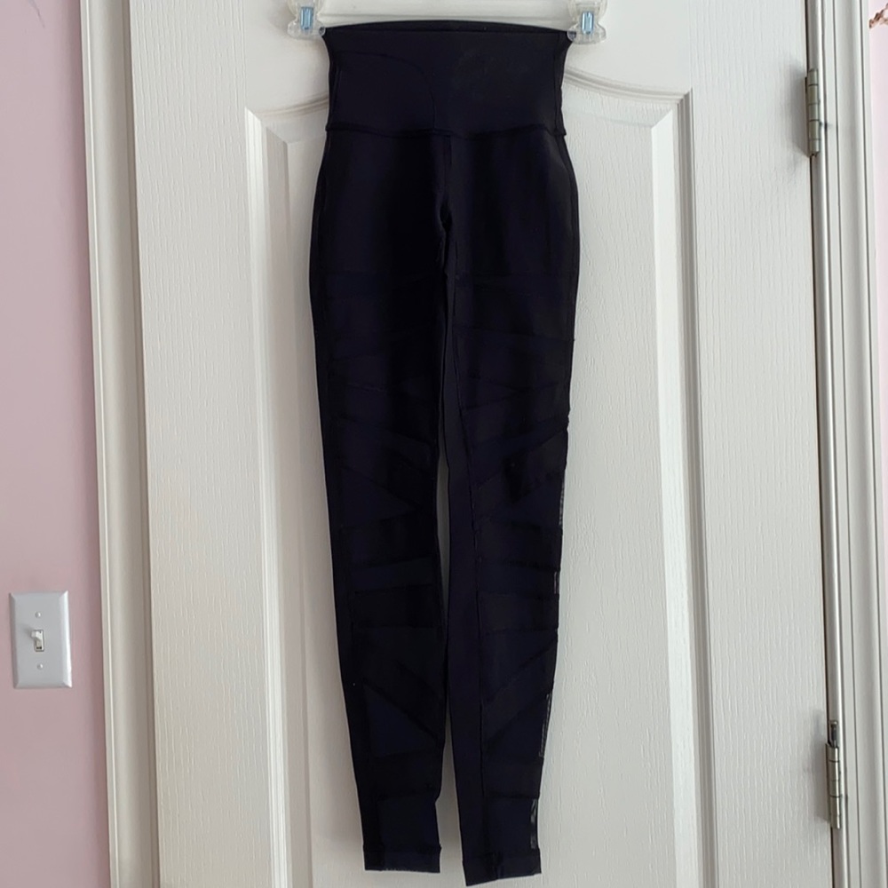 Black mesh Lululemon leggings
